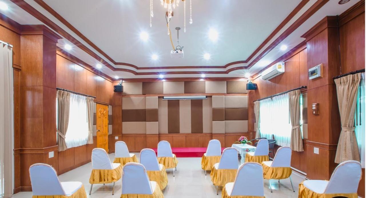 Bander Hotel Phu Khieo Екстер'єр фото