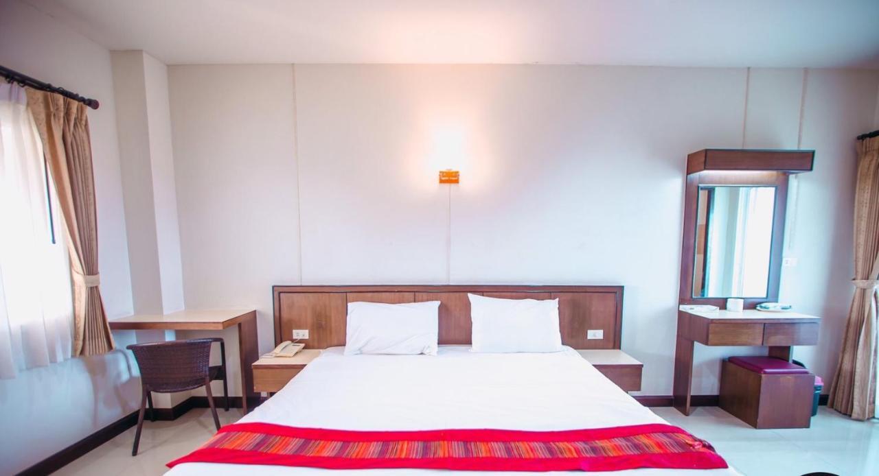 Bander Hotel Phu Khieo Екстер'єр фото