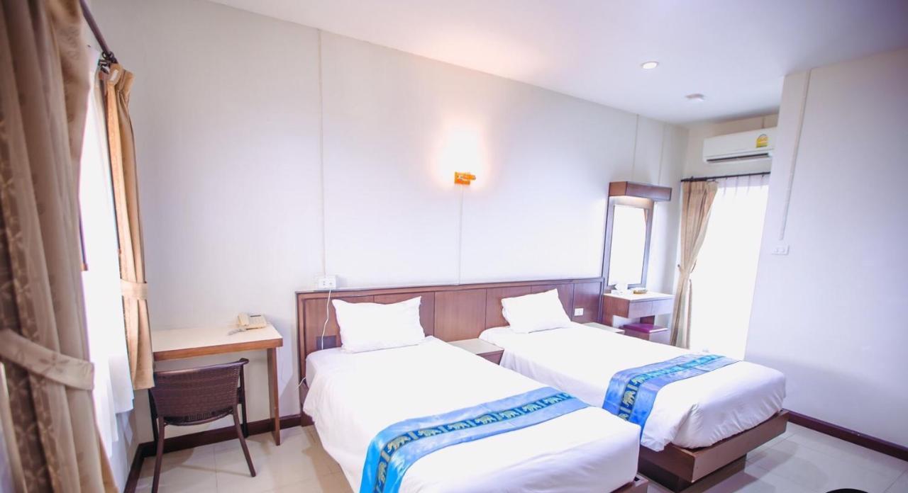 Bander Hotel Phu Khieo Екстер'єр фото