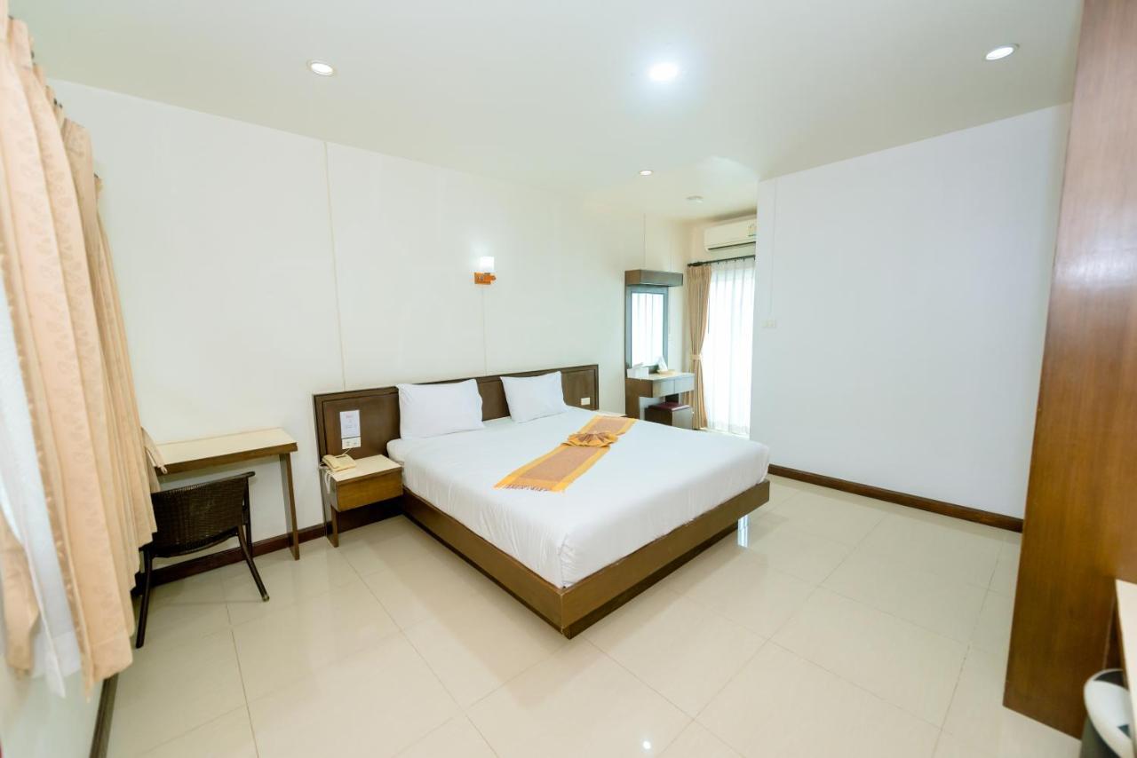 Bander Hotel Phu Khieo Екстер'єр фото
