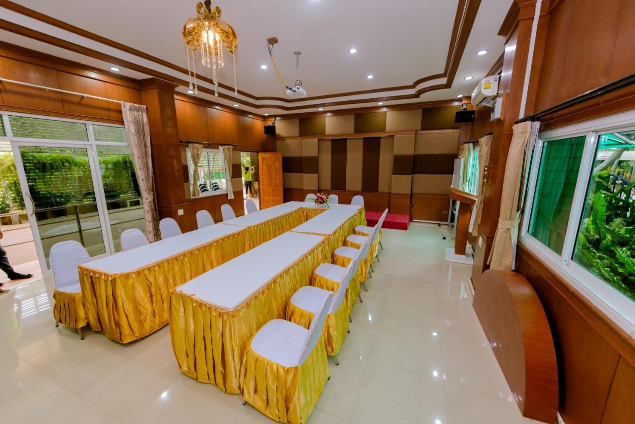 Bander Hotel Phu Khieo Екстер'єр фото