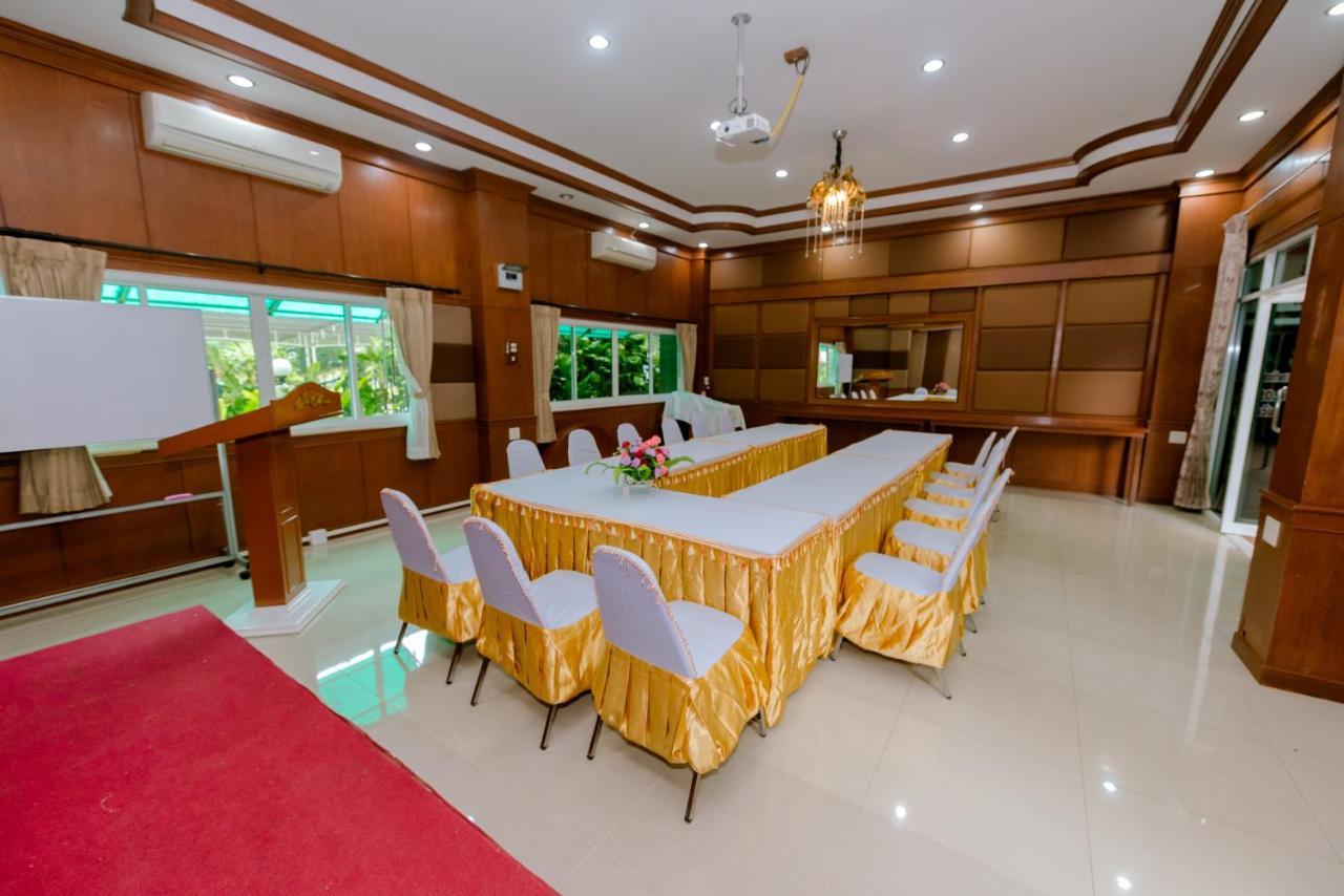 Bander Hotel Phu Khieo Екстер'єр фото